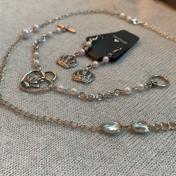 Trio Necklace Bracelet & Earrings - silver tone crowns white pearls - Picture 9 of 13